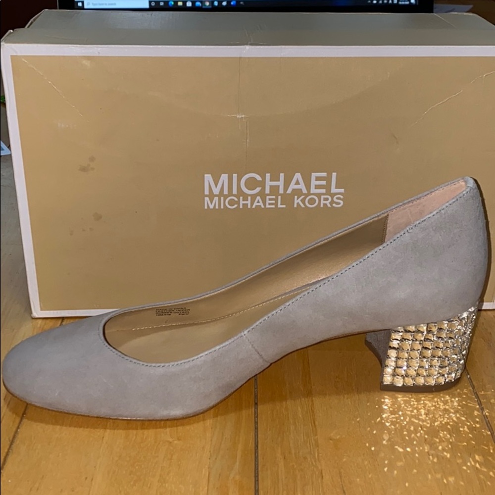 AUTH NIB MICHAEL MICHAEL KORS ARABELLA GRAY US10 - Picture 3 of 9